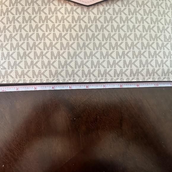 Michael Kors Clutch & Cross Body - Blush Pink - Picture 13 of 16